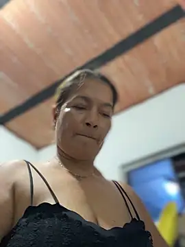 Snapshot of Jlo_69 chatting on January 17, 12:37 am Jlo 69 online show from January 17, 12:37 am