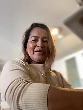 Snapshot of Jlo_69 chatting on February 18, 8:21 am Jlo 69 online show from February 18, 8:21 am