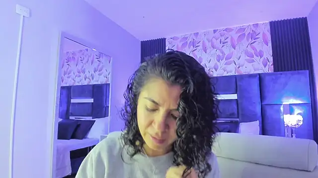 Amareto  online show from December 4, 12:25 pm