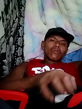 Snapshot of Moreno1813 chatting on March 18, 8:36 am Moreno1813 online show from March 18, 8:36 am