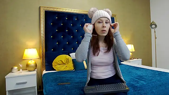 HaileyMoonn online show from December 17, 4:34 am