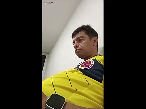 Snapshot of perxxxeo_ chatting on October 6, 12:19 am perxxxeo online show from October 6, 12:19 am