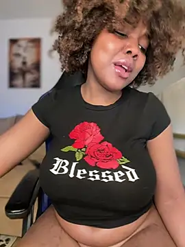 SSEXYBUBBLEBUTT101 online show from December 22, 3:44 pm