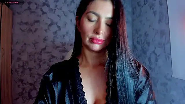 Snapshot of temptation_sweet chatting on March 7, 1:31 am temptation sweet online show from March 7, 1:31 am