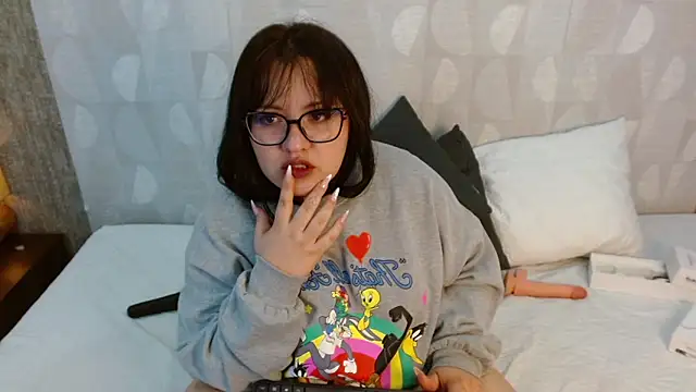 dannarossy  online show from December 17, 8:12 am