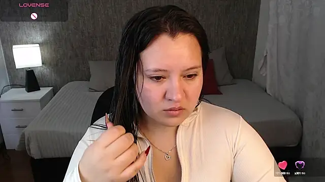 dannarossy  online show from January 19, 7:04 am