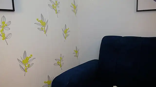 dannarossy  online show from February 11, 4:02 pm