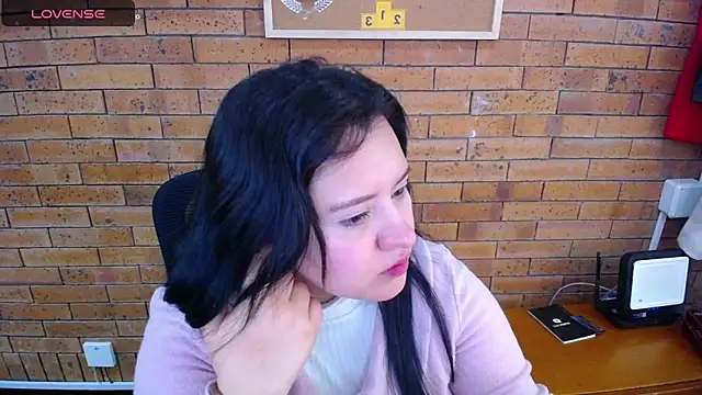 dannarossy  online show from February 22, 1:24 pm