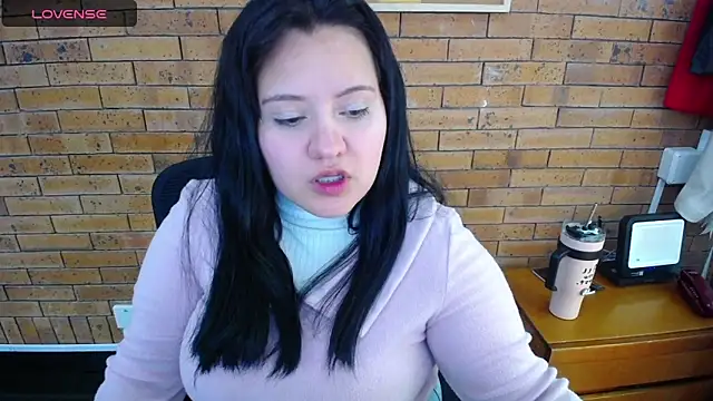 dannarossy  online show from February 26, 7:42 am
