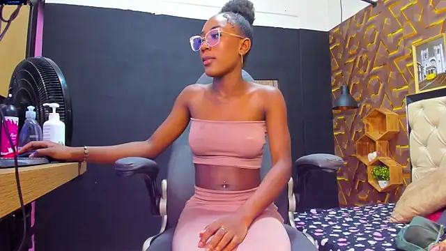 deyy madissonn online show from January 23, 8:24 pm