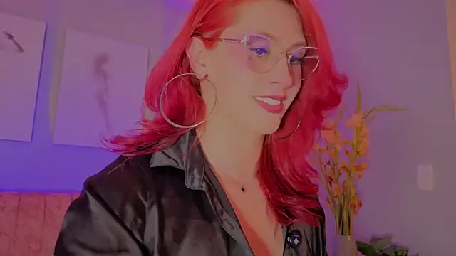 Juliana Saenzz online show from November 25, 4:01 am