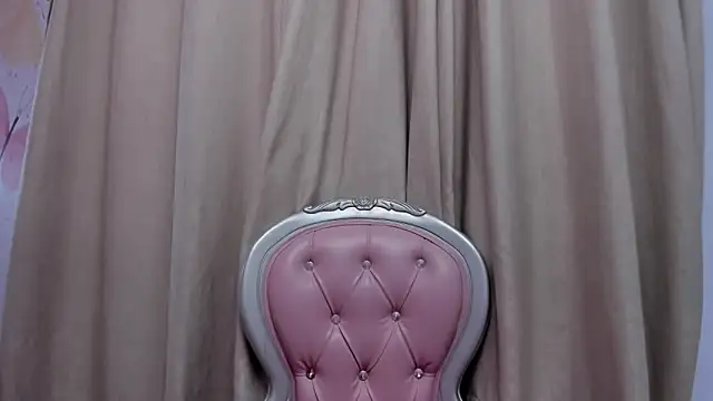 Snapshot of Arianna_bigboobs_ chatting on February 26, 11:30 am Arianna bigboobs online show from February 26, 11:30 am