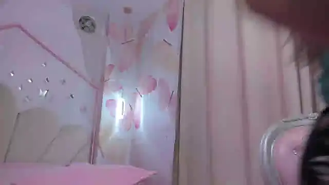 Snapshot of Arianna_bigboobs_ chatting on March 18, 2:48 pm Arianna bigboobs online show from March 18, 2:48 pm