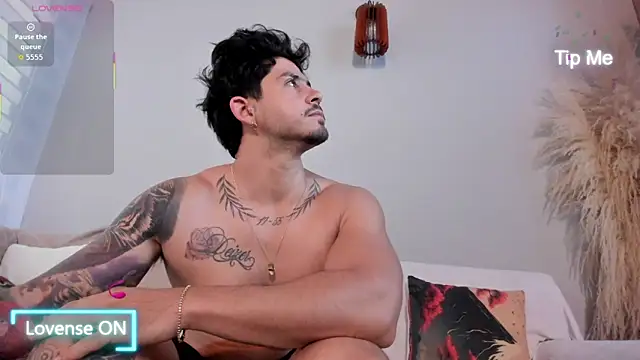 neo dimou  online show from October 15, 11:43 am