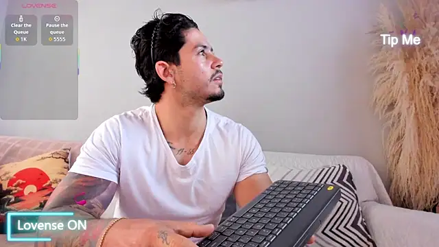 neo dimou  online show from November 22, 11:31 am