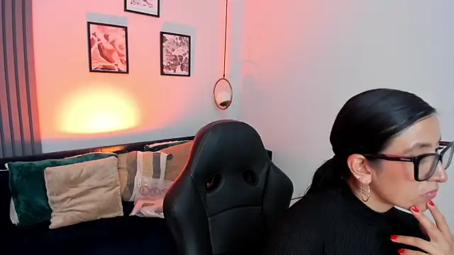 kira moon   online show from February 24, 8:40 pm