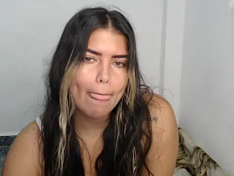 Snapshot of sweetkitty_16 chatting on June 5, 5:58 am sweetkitty 16 online show from June 5, 5:58 am