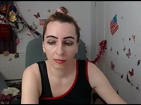 Snapshot of EvelynAngell chatting on January 9, 6:59 am EvelynAngell online show from January 9, 6:59 am