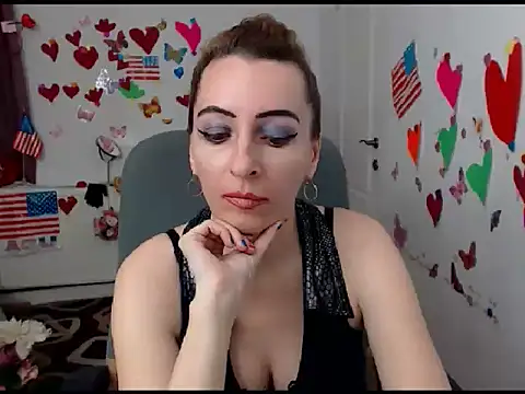 Snapshot of EvelynAngell chatting on January 29, 10:16 am EvelynAngell online show from January 29, 10:16 am