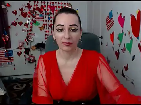Snapshot of EvelynAngell chatting on February 3, 7:18 am EvelynAngell online show from February 3, 7:18 am