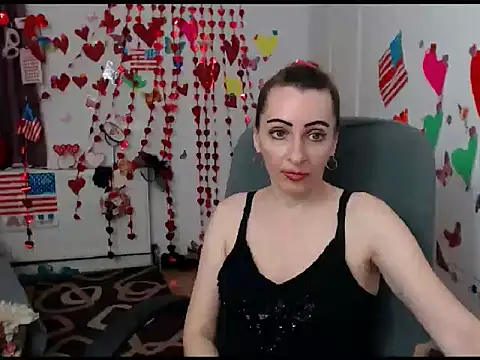 Snapshot of EvelynAngell chatting on February 5, 11:44 am EvelynAngell online show from February 5, 11:44 am