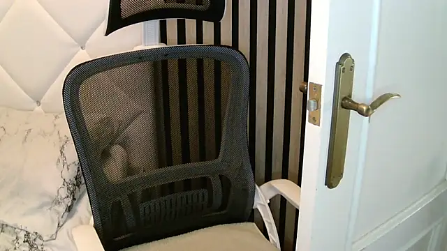 xxNoeliaxx online show from December 4, 8:01 am