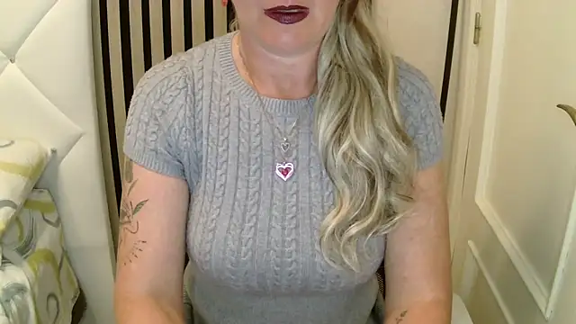 xxNoeliaxx online show from March 2, 8:32 am