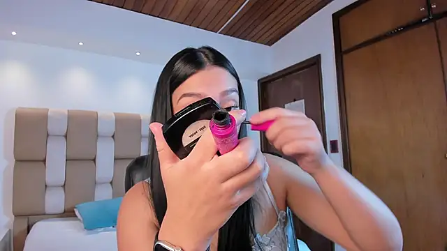 carina rossi online show from December 3, 11:30 am