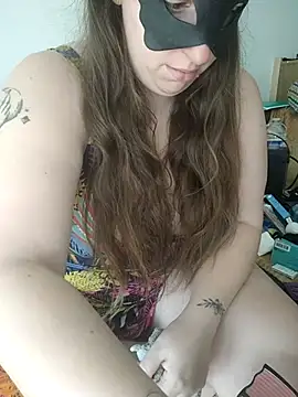 FrancaiseLynne online show from March 16, 9:27 am