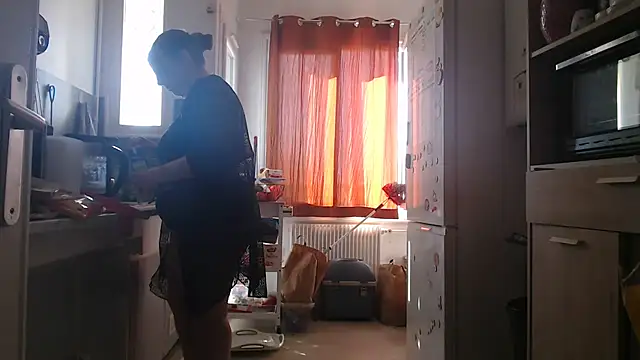 FrancaiseLynne online show from March 20, 3:06 pm