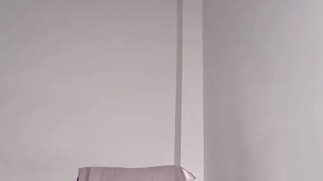 caarlywhitee online show from November 20, 1:06 am