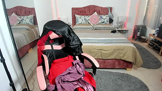 Snapshot of Marie_Mature chatting on February 10, 4:36 pm Marie Mature online show from February 10, 4:36 pm