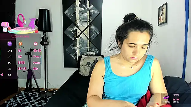 SARAMISHA online show from April 3, 7:45 pm