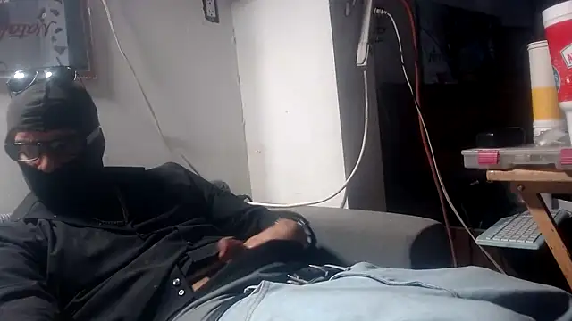 Snapshot of sammbae23 chatting on February 6, 1:47 pm sammbae23 online show from February 6, 1:47 pm