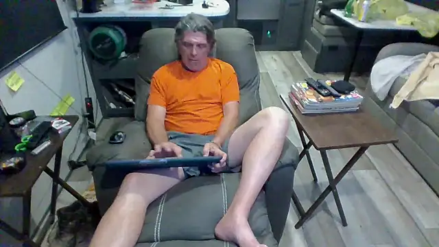 lateniter online show from March 31, 3:52 am