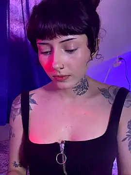 LiliJones  online show from October 7, 5:32 pm