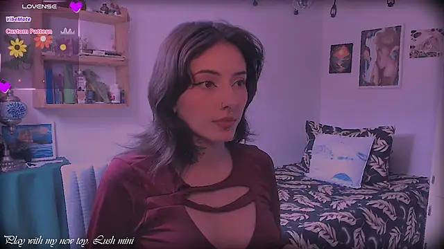 LiliJones  online show from March 10, 4:12 pm