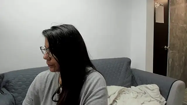 Luna Dumont online show from November 8, 5:07 am