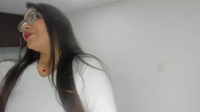 Luna Dumont online show from January 11, 11:15 am