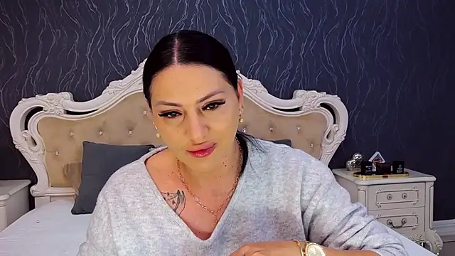 Lauren Saint online show from November 6, 9:43 am