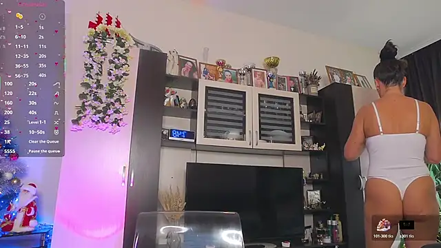 Snapshot of SheilaRyan chatting on January 10, 4:47 am SheilaRyan online show from January 10, 4:47 am