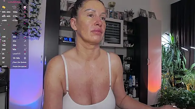 SheilaRyan online show from March 10, 5:12 am