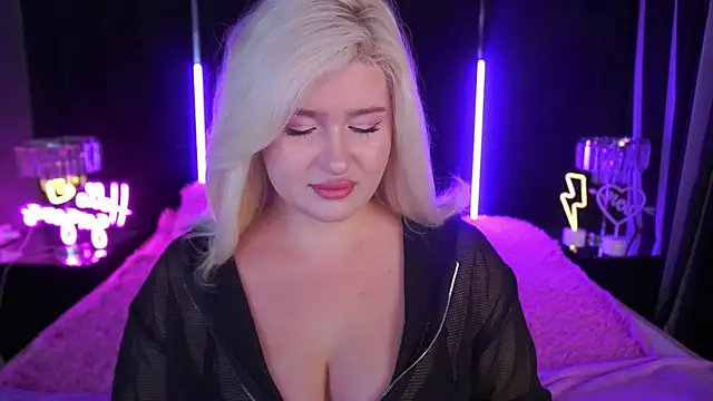 Snapshot of CocoSecretss chatting on October 11, 6:56 am CocoSecretss online show from October 11, 6:56 am