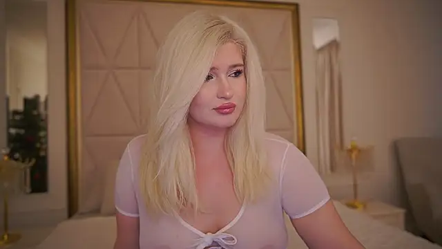 Snapshot of CocoSecretss chatting on January 15, 2:21 pm CocoSecretss online show from January 15, 2:21 pm