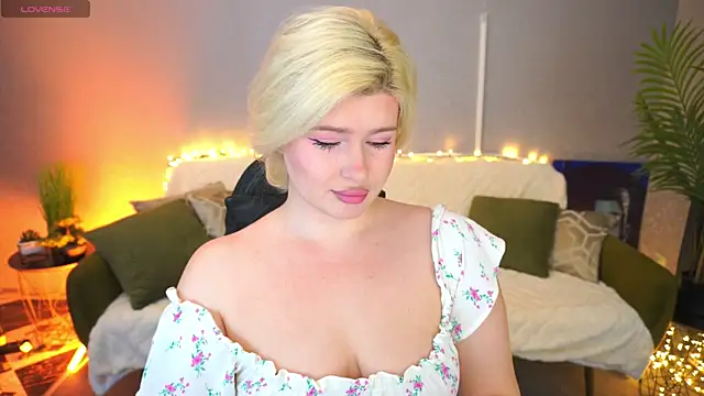 CocoSecretss online show from April 17, 6:38 am