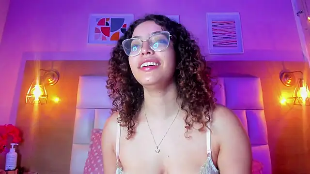 Snapshot of Dollar-girl chatting on January 9, 12:09 pm Dollar-girl online show from January 9, 12:09 pm