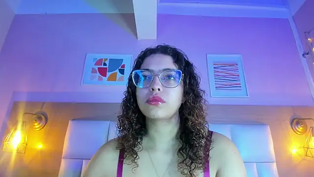 Snapshot of Dollar-girl chatting on January 24, 11:48 am Dollar-girl online show from January 24, 11:48 am