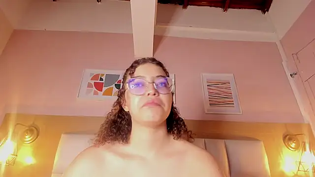 Snapshot of Dollar-girl chatting on January 31, 3:00 pm Dollar-girl online show from January 31, 3:00 pm