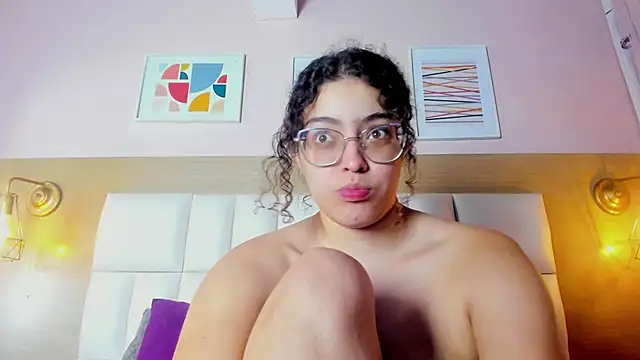 Snapshot of Dollar-girl chatting on February 15, 4:58 am Dollar-girl online show from February 15, 4:58 am