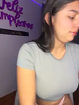 Snapshot of taylorkim12 chatting on October 30, 1:07 am taylorkim12 online show from October 30, 1:07 am